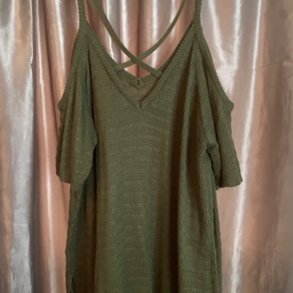 Green off the shoulders sweater shirt